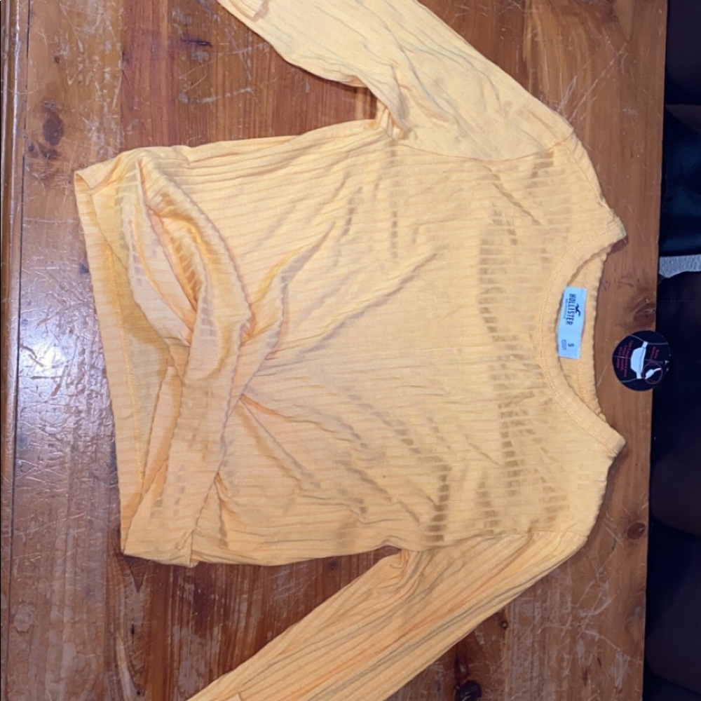 Hollister crop top